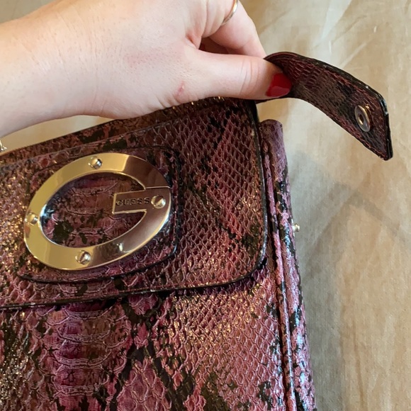 Purple crossbody python pattern Guess bag. - Picture 6 of 6